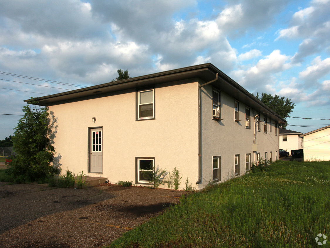 Building Photo - 2607 Bunker Lake Blvd NW