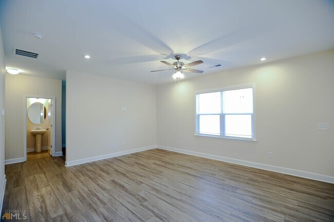 Building Photo - 1256 Maston Rd