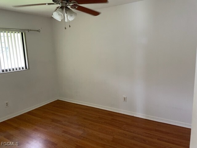 Foto del edificio - 5367 Coral Ave