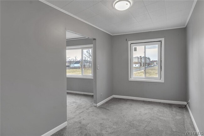 Foto del edificio - 629 Broadway St