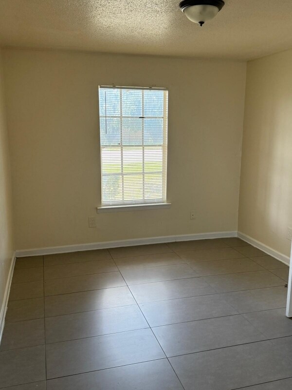Building Photo - 3720 Outland Rd