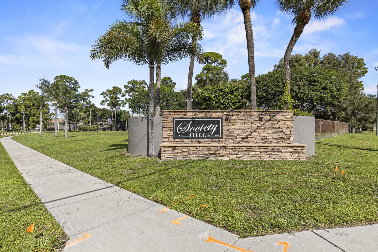 Foto principal - 814 Hill Dr