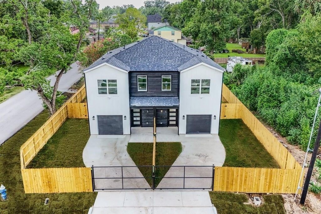 Foto principal - 9523 Willow St