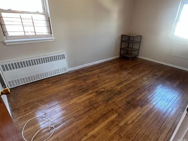 Foto del edificio - 1593 E 94th St