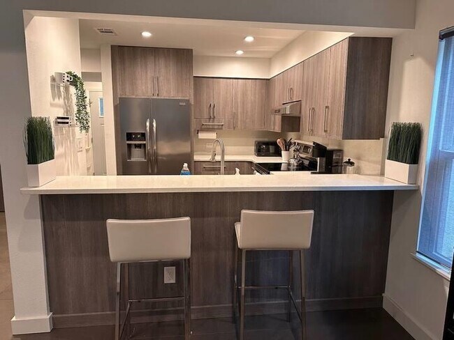 Foto del edificio - 2144 Shangri La Lane