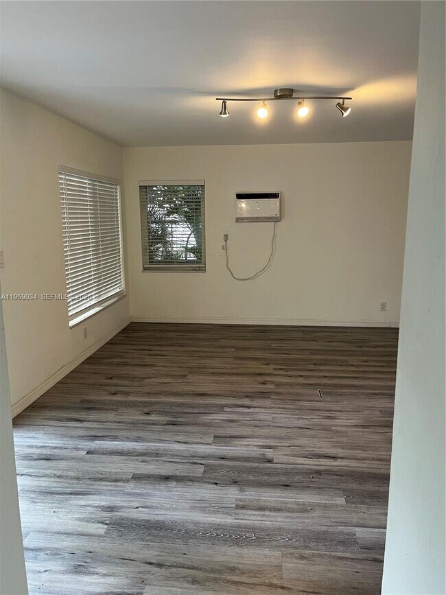 Foto del edificio - 92 Hendricks Isle