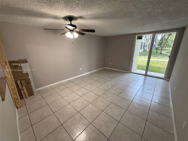 Building Photo - 10090 NW 80th Ct