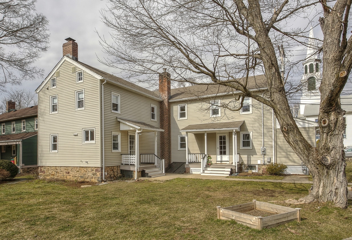 8 Jackson Ave, Gladstone, NJ 07934 8 Jackson Ave Gladstone, NJ