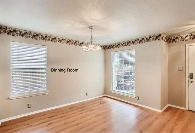 Foto del edificio - 518 Pecos Cir