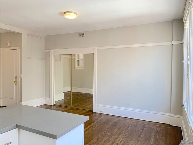 Building Photo - 424 Ellis St