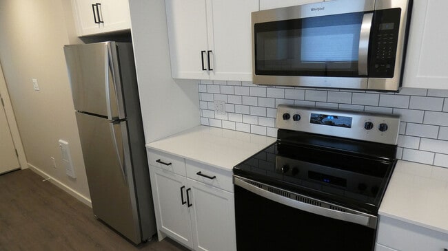 Photo du bâtiment - 531 Regent Ave E