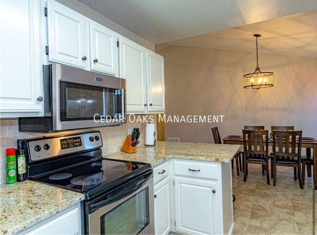 Foto del edificio - 8 Rivercliff Rd