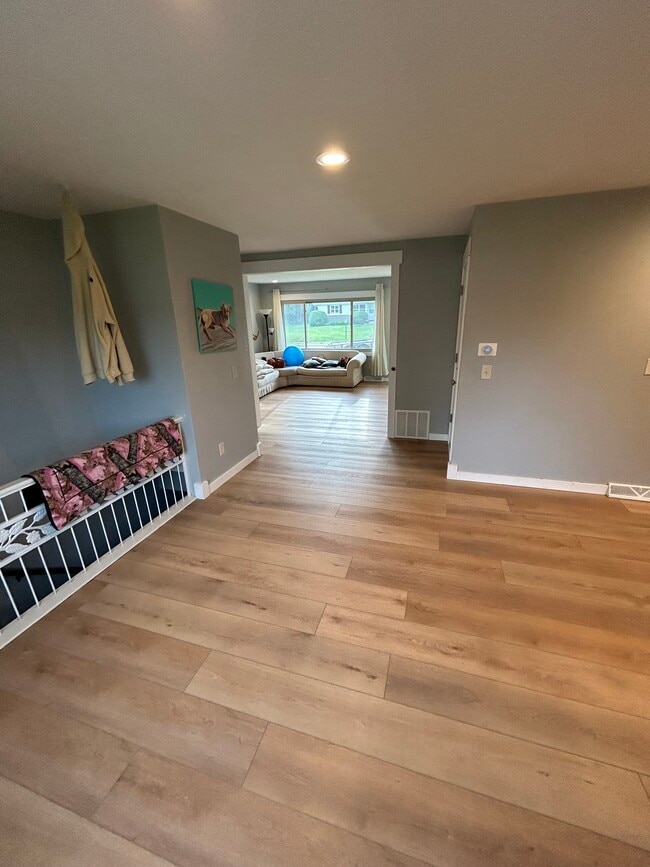 Building Photo - 6761 Dawn Dr