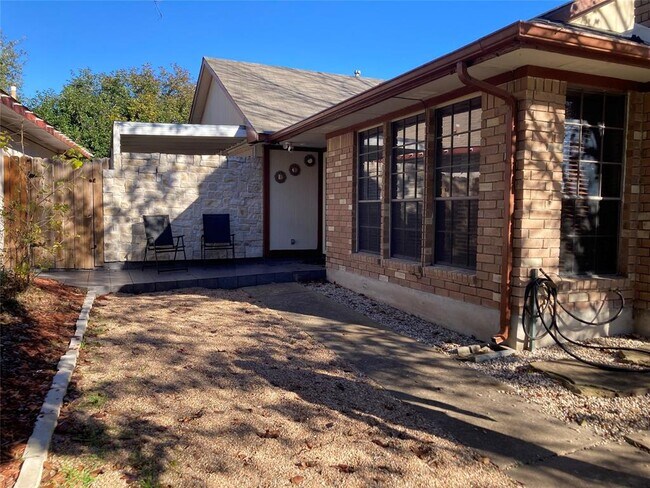 Building Photo - 2124 Margalene Way