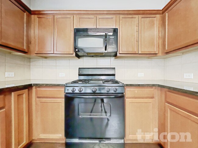 Building Photo - 24718 Lakecrest Creek Dr