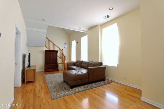 Building Photo - 2059 W 18th St