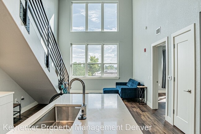 Building Photo - 1 br, 1 bath House - 431 E Bayaud Ave #311