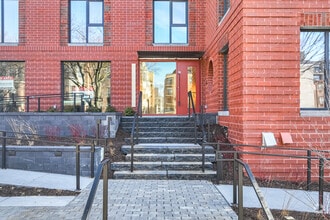 Building Photo - 517 W Main St