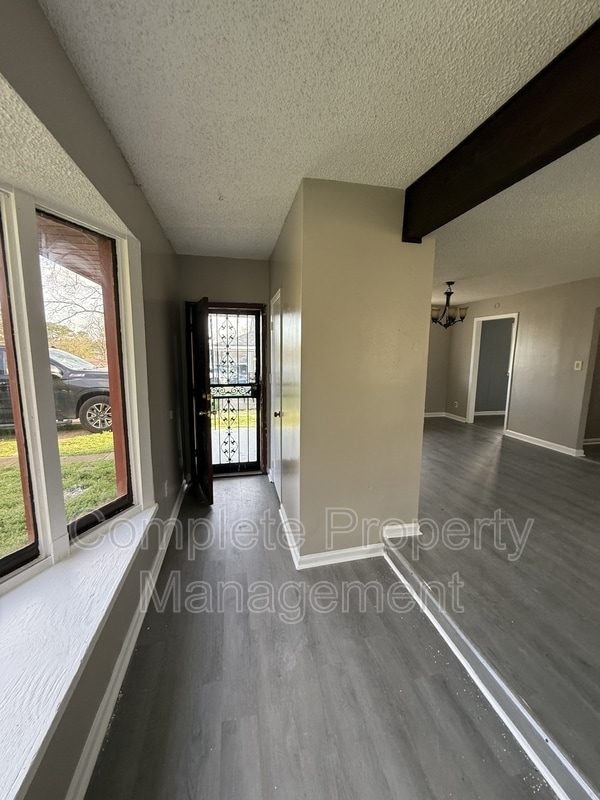 Building Photo - 508 Avenue Z