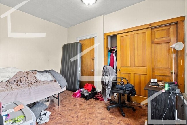 Foto del edificio - Huge one bed one bath in Brighton...