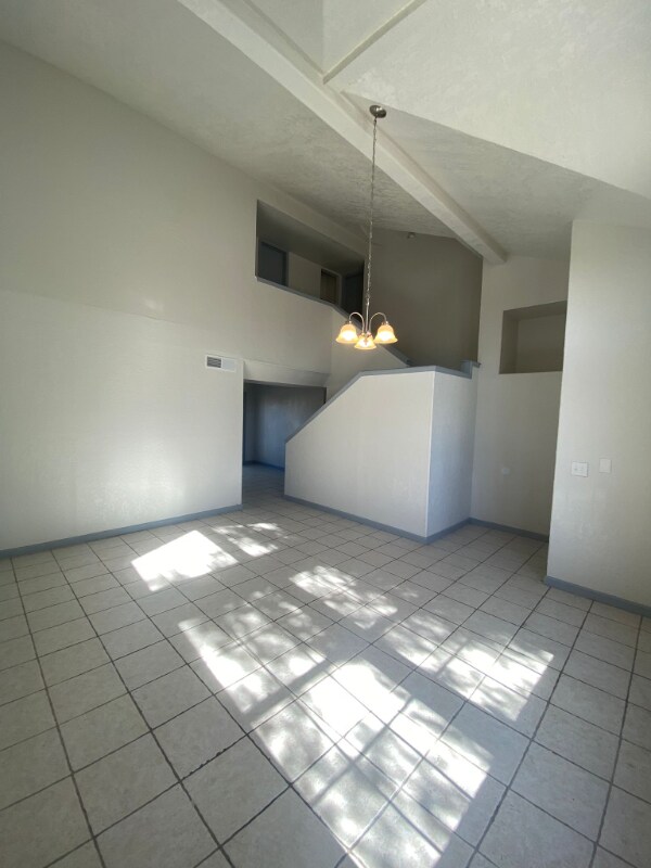 Building Photo - 1613 Coach Rd