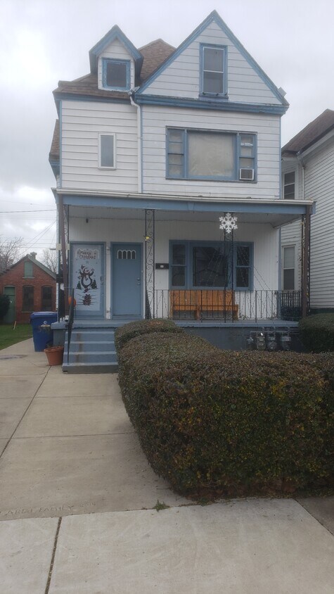 Primary Photo - 558 Busti Ave