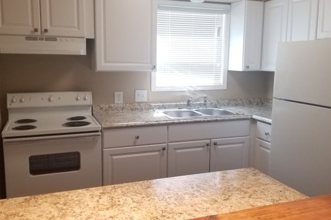 kitchen - 7065 Bellfort LLC