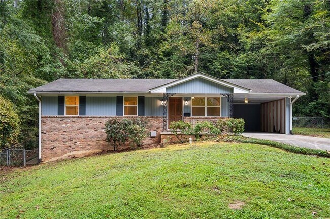 Foto del edificio - 2214 Dogwood Ln NE
