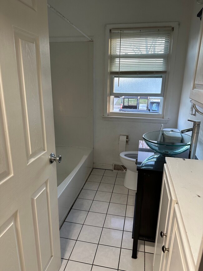 Bathroom - 2818 Central Ave