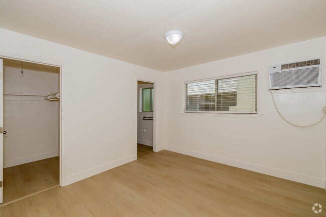 1 habitación, 1 baño - 455 pies cuadrados - Dormitorio - Solana
