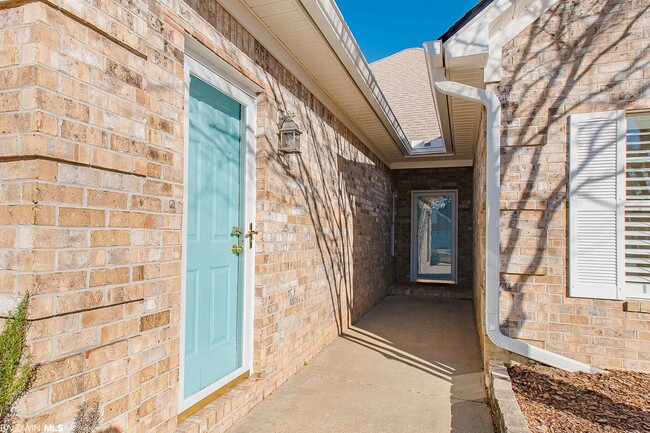 Building Photo - 117 Club Dr