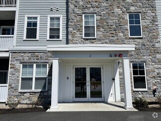 Building Photo - 2 Stratton Dr