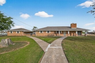 Building Photo - 10645 Oak Brook Dr