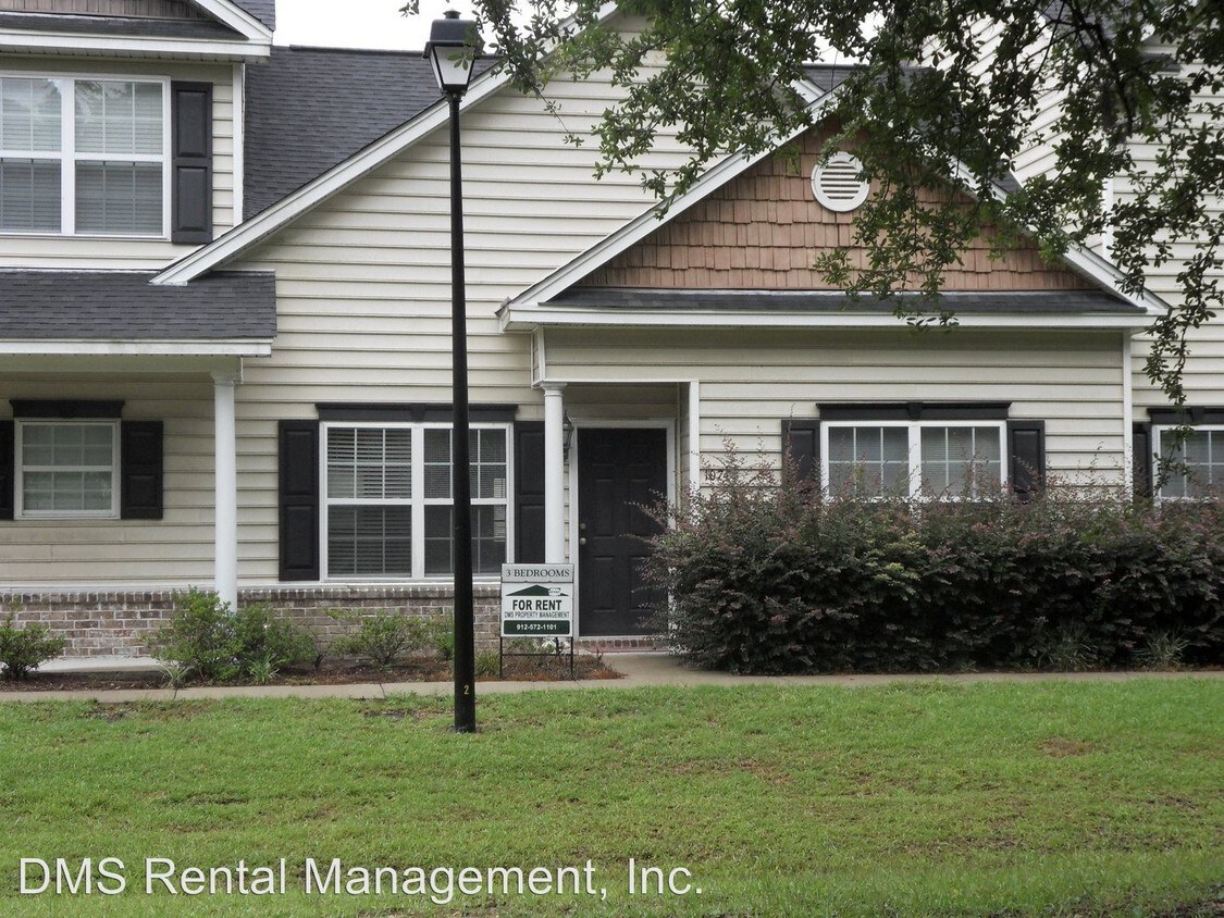 Primary Photo - 3 br, 2.5 bath House - 1074 Martin Rd