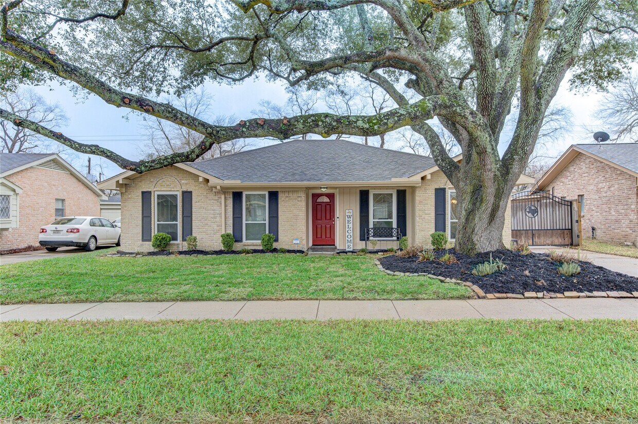 Foto principal - 12727 Westella Dr