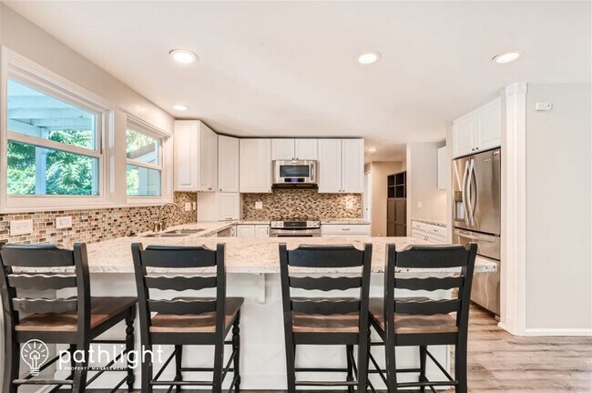 Foto del edificio - 3922 SW 328th Pl, Federal Way, WA, 98023