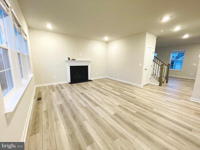 Foto del edificio - 130 Thornton Wy