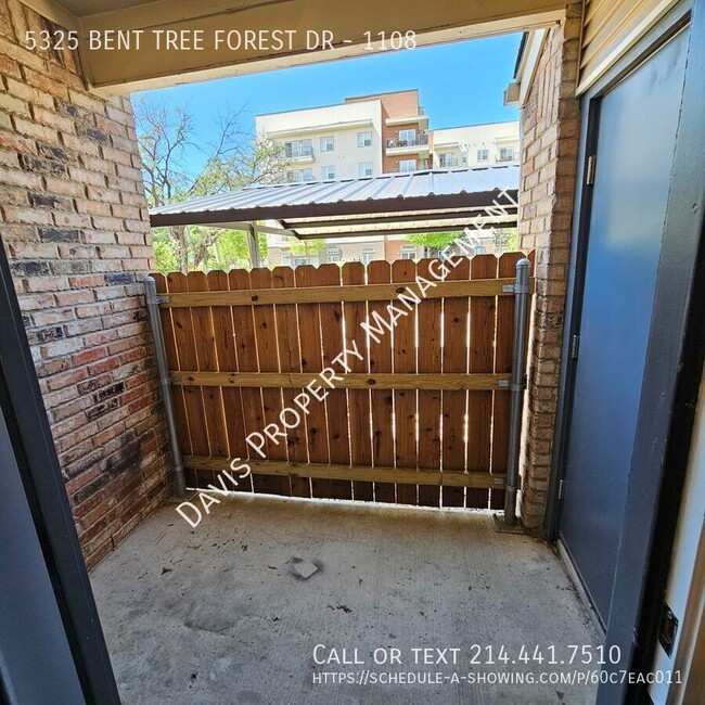 Foto del edificio - 5325 Bent Tree Forest Dr