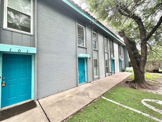 Foto del edificio - 3822 Southway Dr