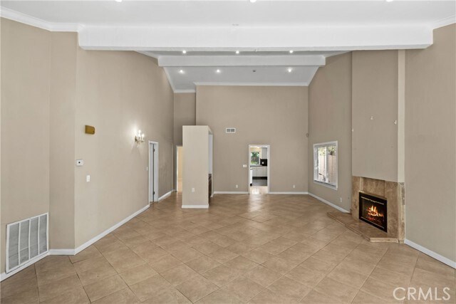 Foto del edificio - 18123 Delano St