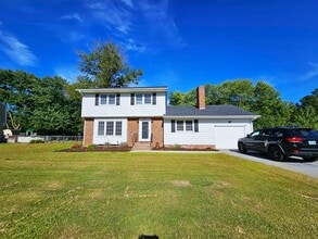 Building Photo - 8681 Mar Lynn Dr