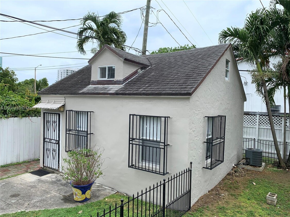 Foto principal - 178 NE 46th St