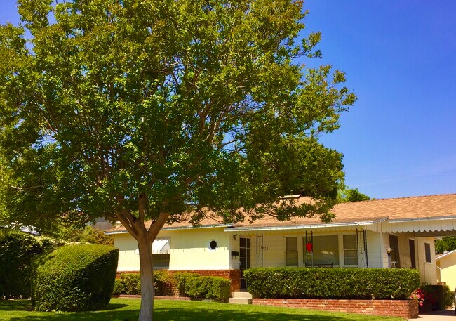 Building Photo - 1622 Bellevue Rd
