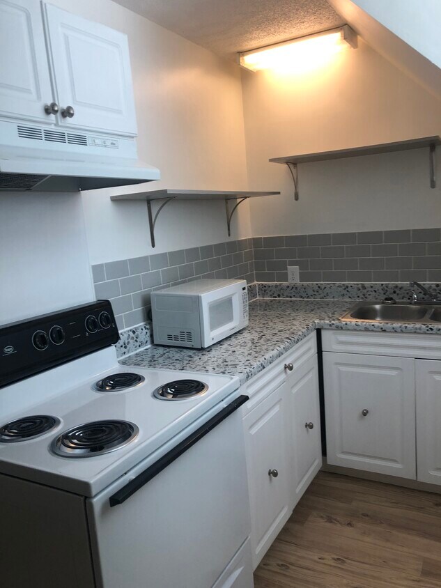 404 Cedarhurst Rd Unit 1 g, Greenville, NC 27834 Apartments in