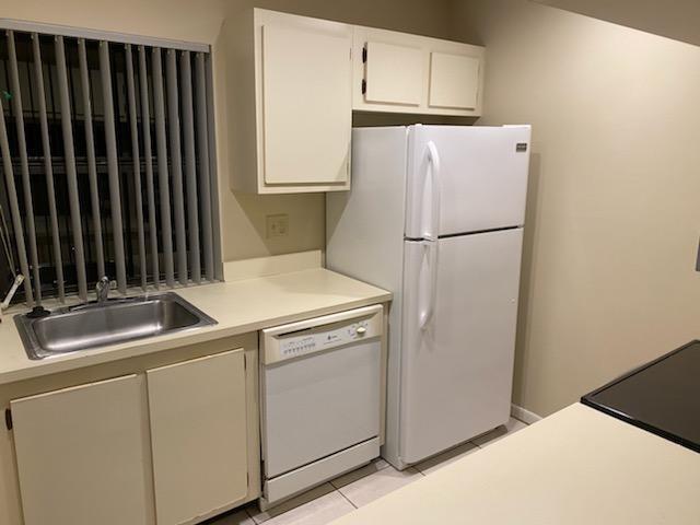 Foto del edificio - 586 Westree Ln