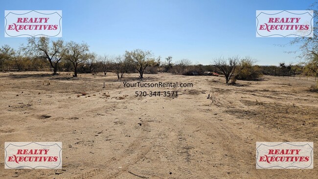 Foto del edificio - Avra Valley 2/2 with A/C and a yard