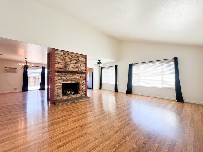 Foto del edificio - Charming Three-bedroom North Napa Home