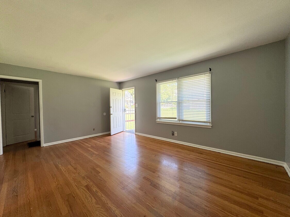 Foto principal - 4511 Virginia Ave