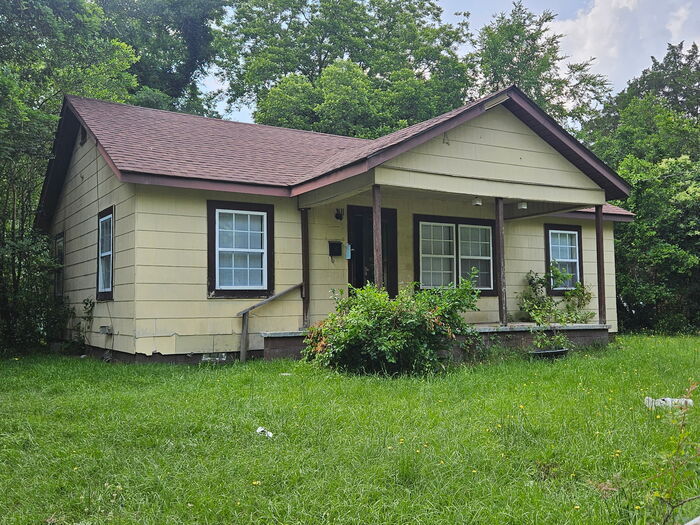 Foto principal - Three Bedroom Ranch Home