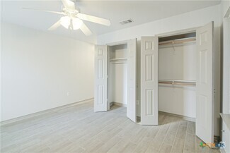 Building Photo - 959 E Mountain St